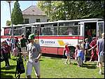 Ondřejov - hurá z autobusu k rodičům